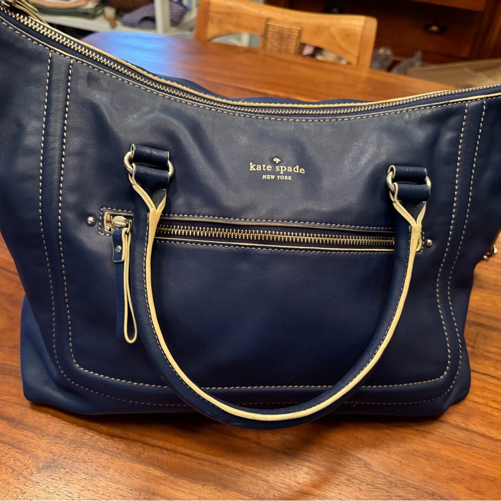 Kate Spade purse with crossbody strap